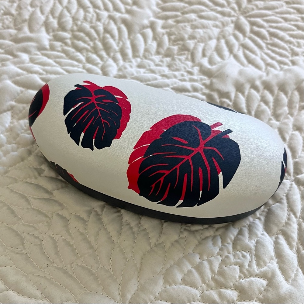 *SALE* Lucky Brand Glasses Case - Picture 4 of 8